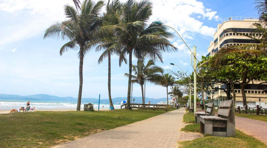 Qual o melhor site para alugar casa de temporada em Itapema, Santa Catarina?